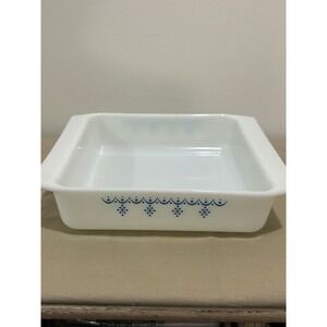Vintage 8 x 8 x 2 Pyrex